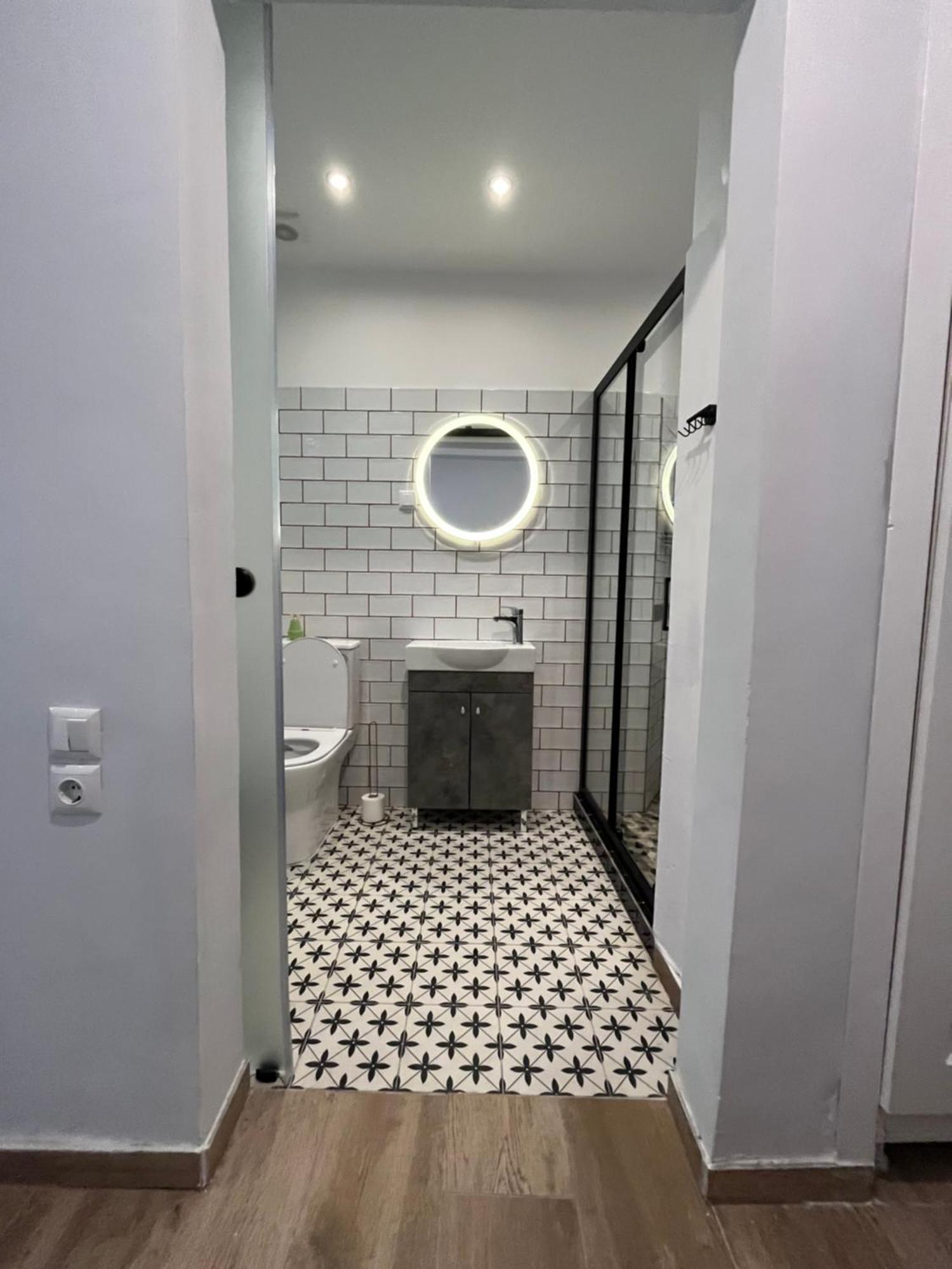Noa - Designed Garden Studio In The City Center Каламата Екстериор снимка