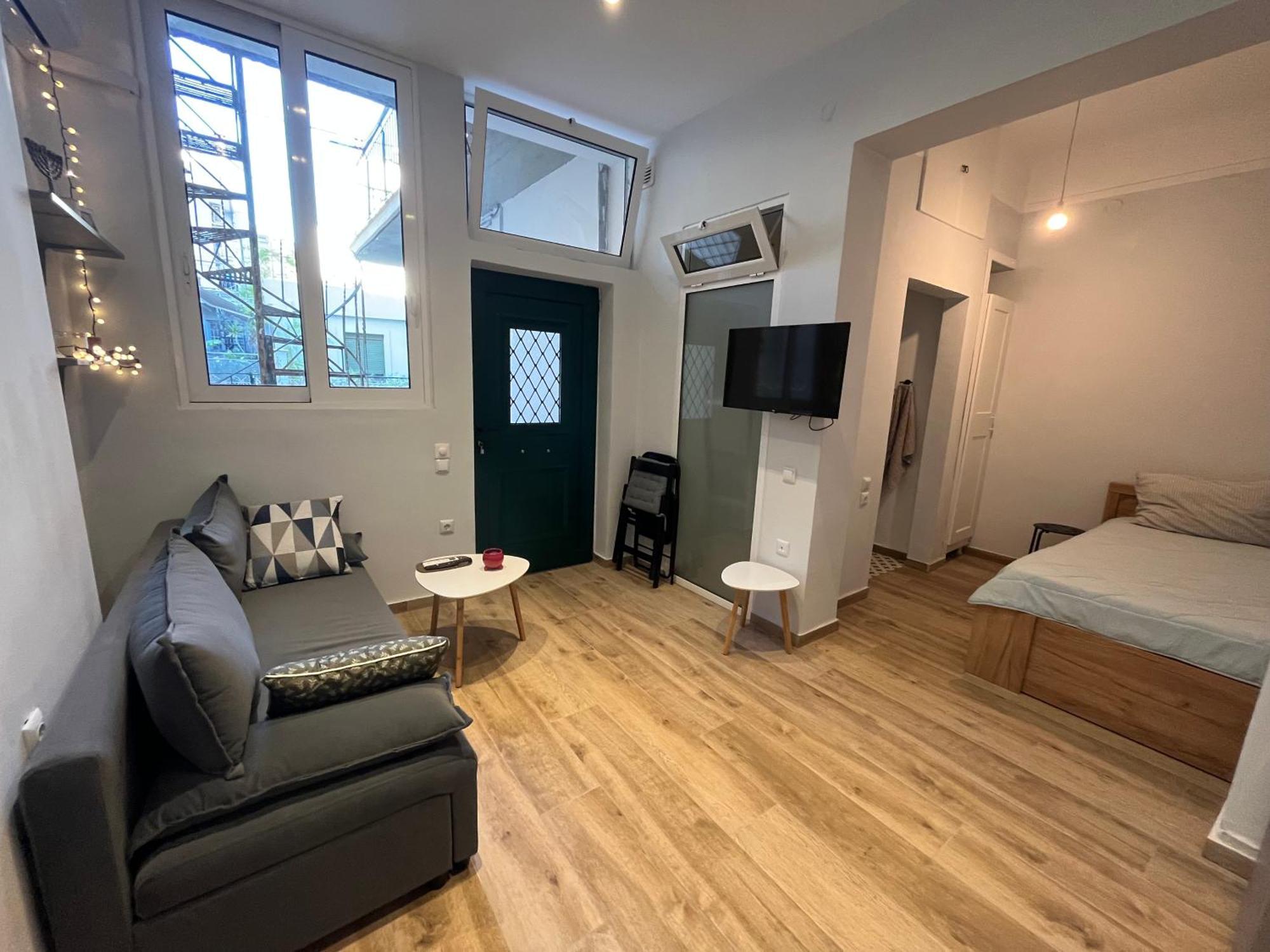 Noa - Designed Garden Studio In The City Center Каламата Екстериор снимка