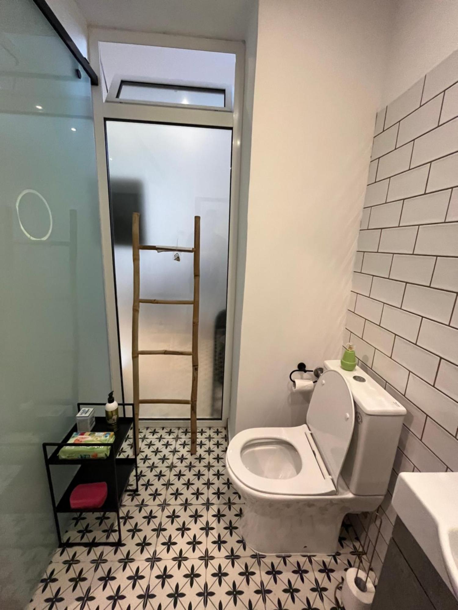 Noa - Designed Garden Studio In The City Center Каламата Екстериор снимка